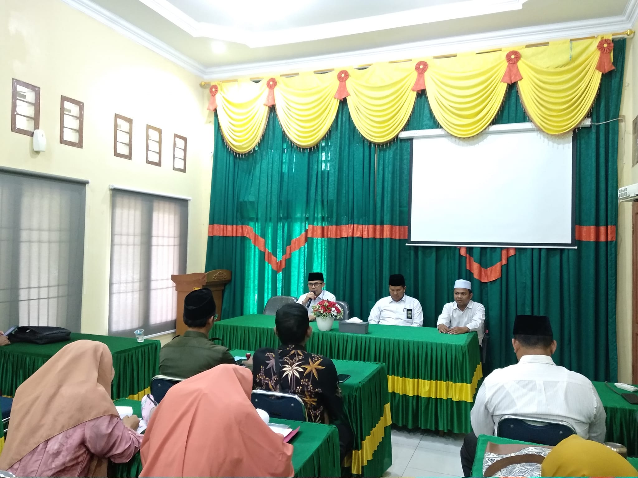 Pembinaan Dan Penandatanganan Sik Bantuan Bop Insentif Mdt Dan Lpq Bagi Mdt Dan Lpq Kabupaten Siak 8711